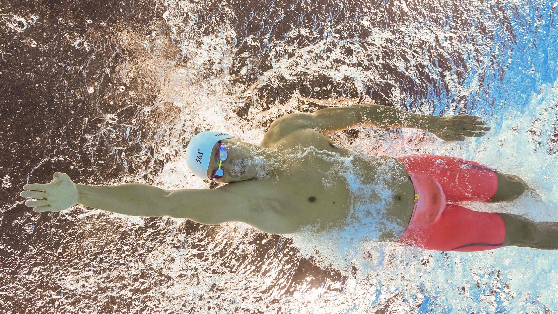 _排位赛激烈角逐：争夺国际比赛的入场券_，比赛入场券图片