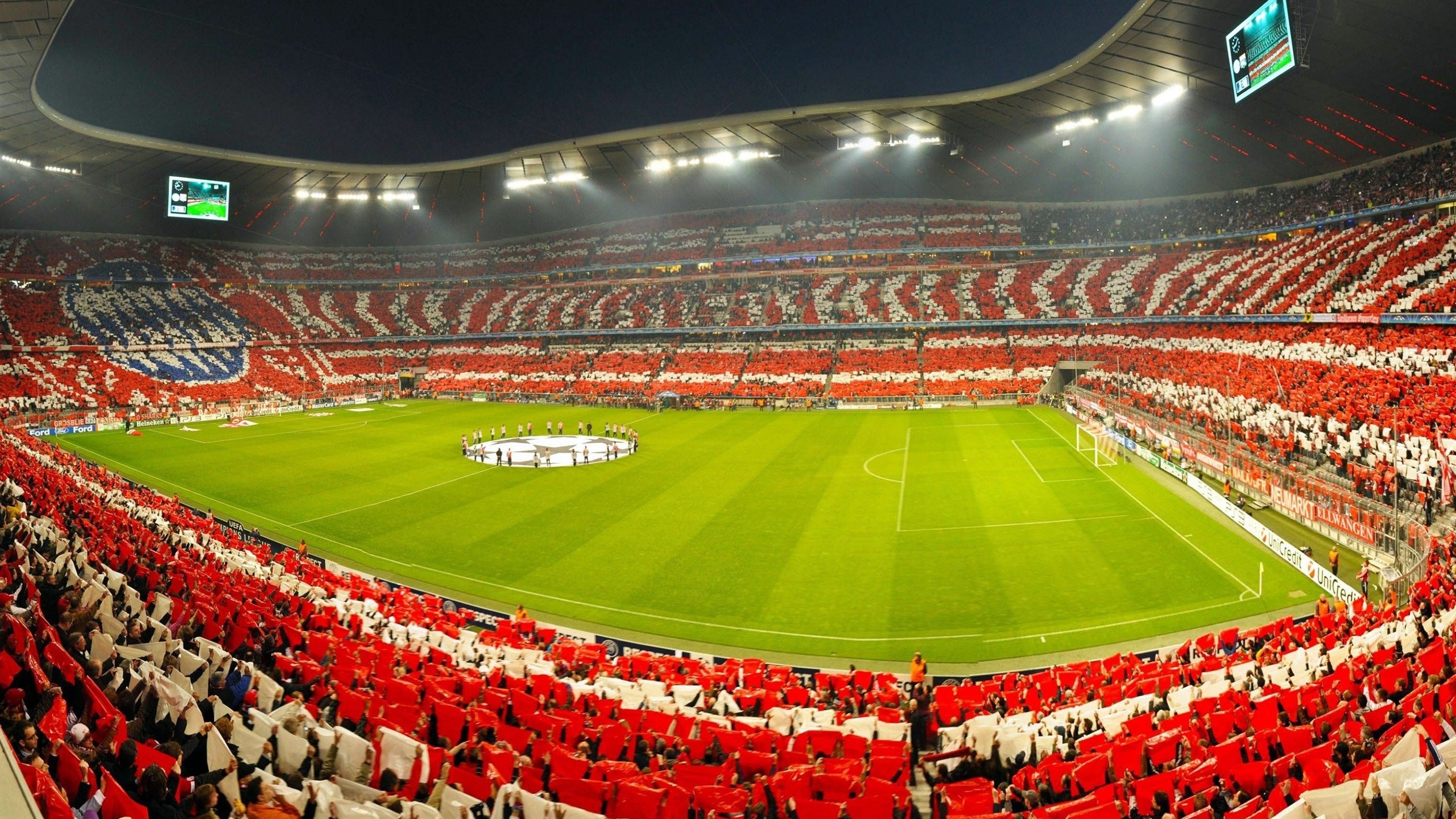 艾伦·汉森在利物浦英超夺冠庆典中担任颁奖嘉宾,艾伦vs埃森