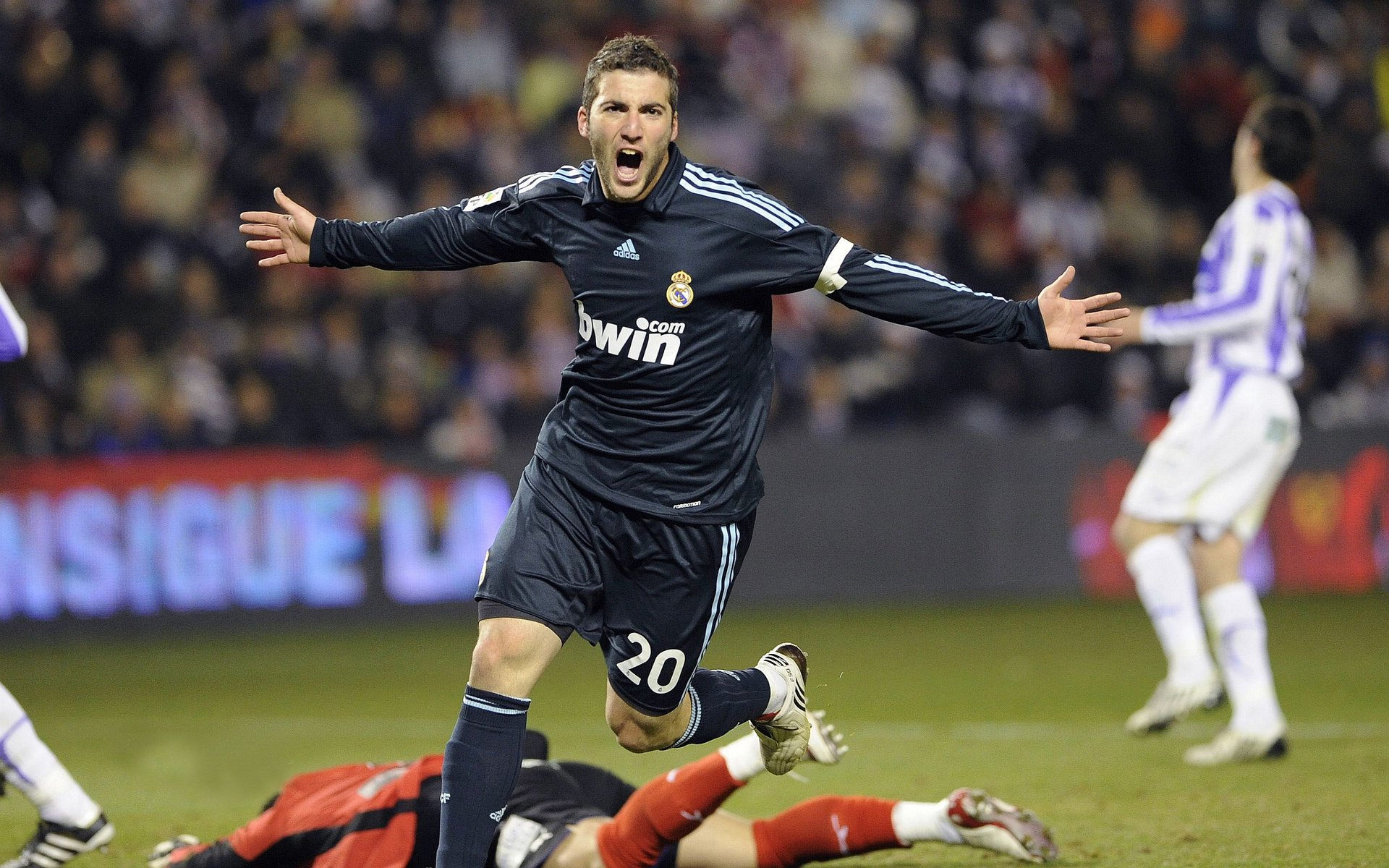 赛季“最燃”对决:这些比赛你绝不能错过!