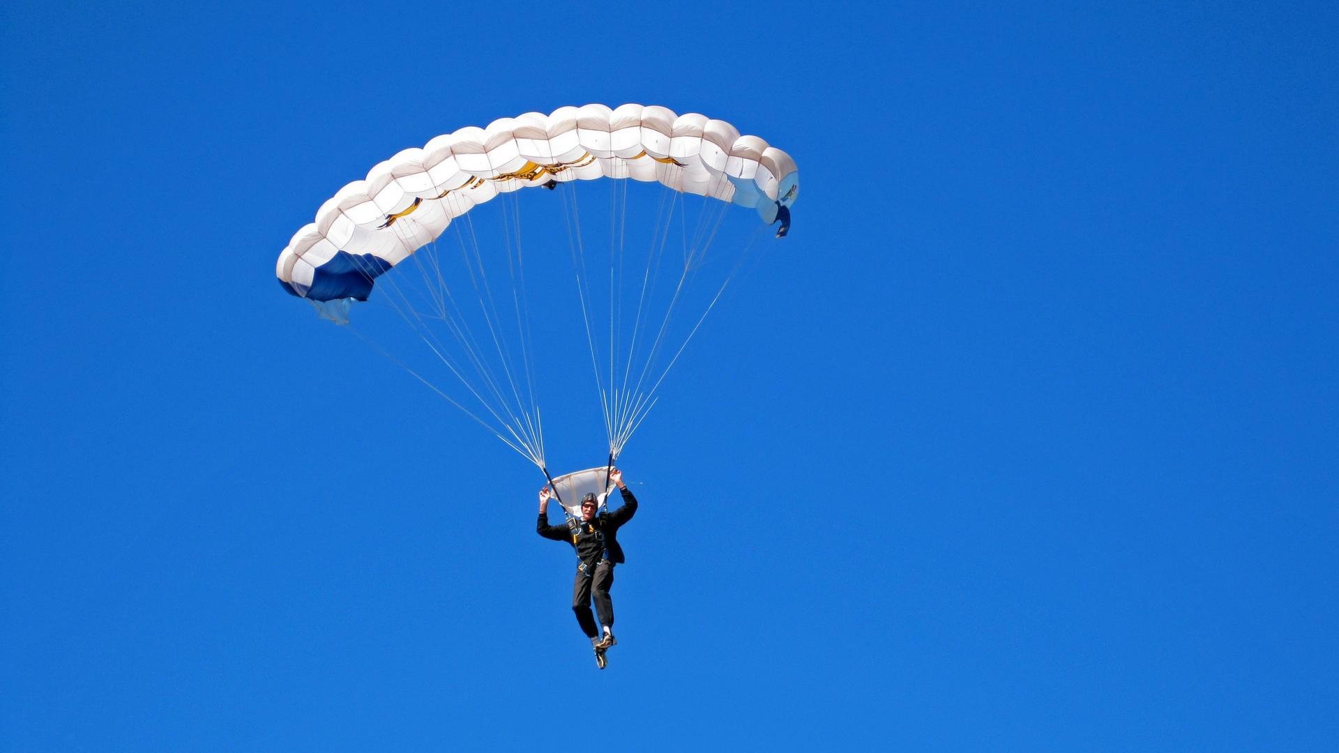 足球器材研发基地在江苏落成,足球设备生产厂家